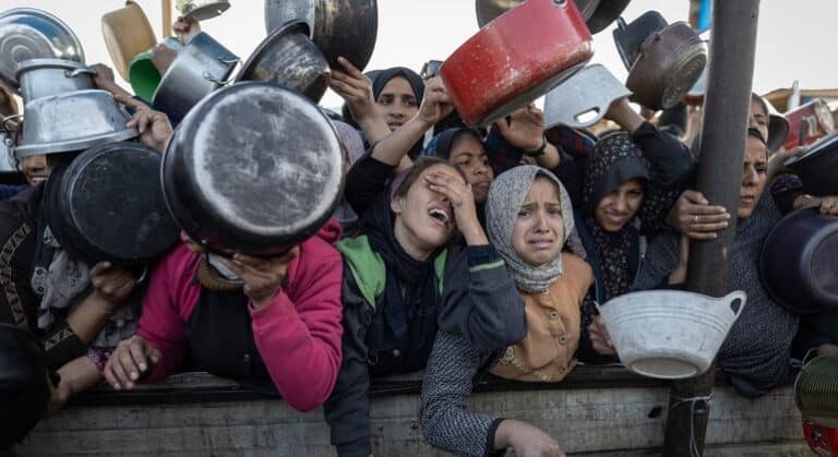 Gaza, tabaco, día de la papa… Las noticias del viernes