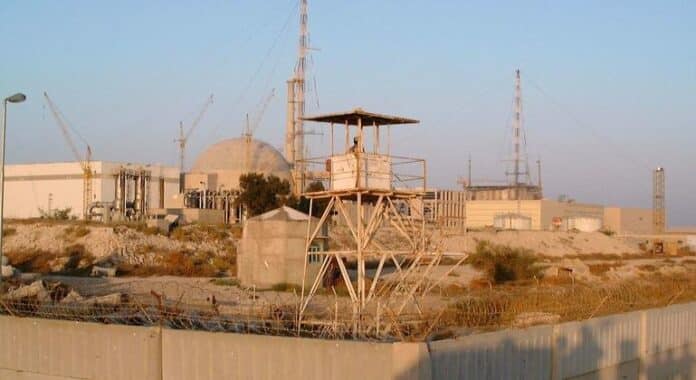 Riesgo nuclear en Irán, morir de sed en Gaza, Día del Refugiado... Las noticias del viernes