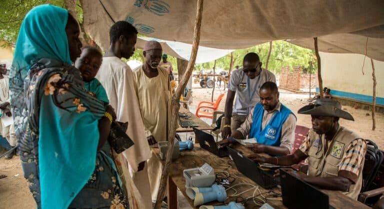 La escasez de fondos amenaza la ayuda a millones de refugiados sudaneses