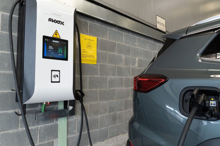 FLOOX suministra a EBRO Factory sus cargadores rápidos LYRA 80, made in Barcelona