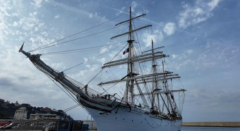 Jóvenes embarcados en busca de un futuro sostenible para el mar y la Tierra