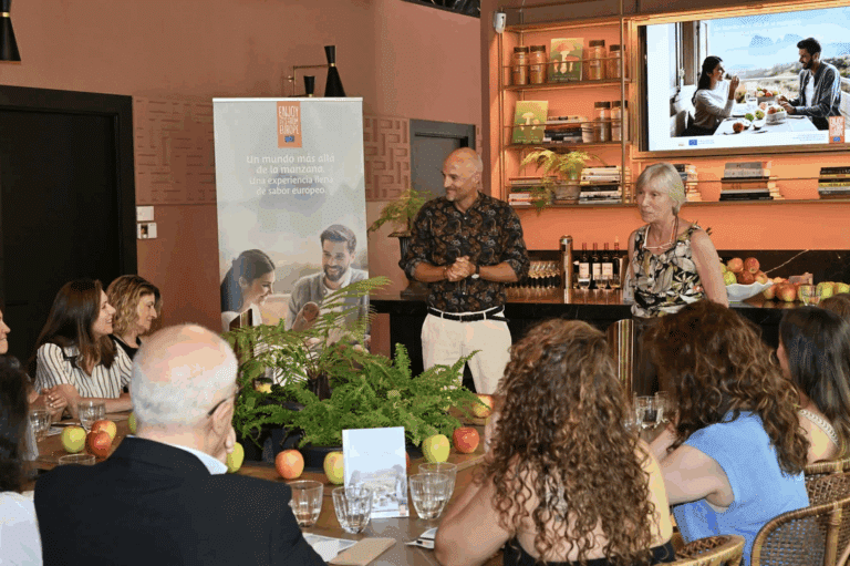 Madrid desvela el arte de la cata de manzanas: un viaje con un sumiller de manzanas