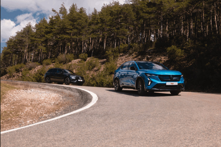 Vacaciones sobre ruedas: cinco coches perfectos desde 15 euros al día