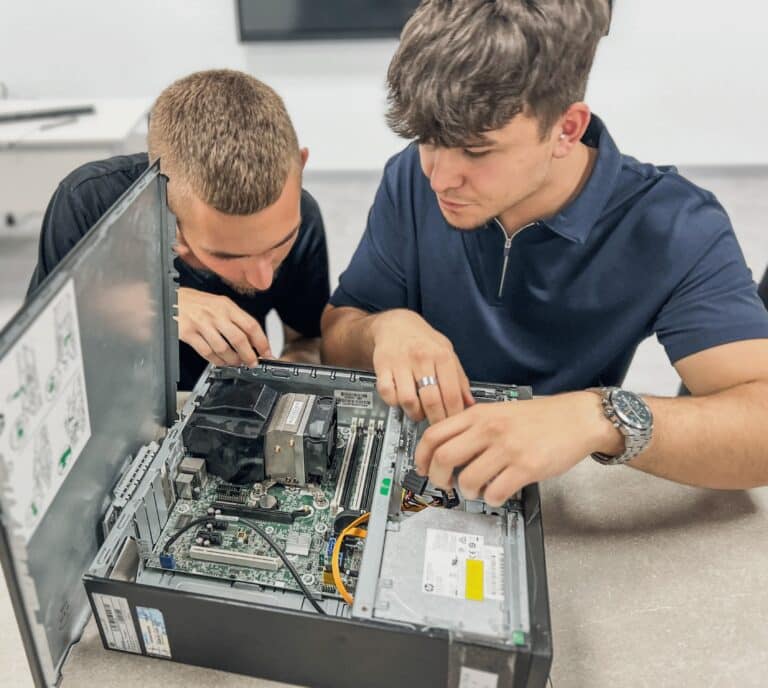 El Instituto U de Formación Profesional obtiene la autorización para impartir el Grado Superior Oficial en Desarrollo de Aplicaciones Multiplataforma