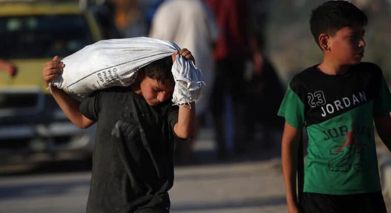 Gaza: Tanques y francotiradores israelíes matan a más de 80 palestinos que esperaban alimentos