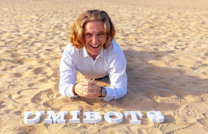 La startup disruptiva Umibots y FCC optimizan la limpieza de playas con los robots inteligentes 'UmiBeach'