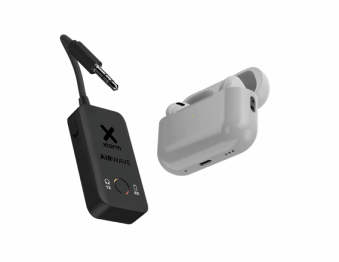 Escuchar un podcast o ver películas o series mientras se viaja y con un sonido de alta calidad es posible gracias a un pequeño adaptador