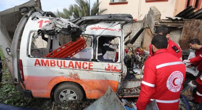 Gaza: Un ataque israelí mata a un trabajador de emergencia y hiere a otros tres
