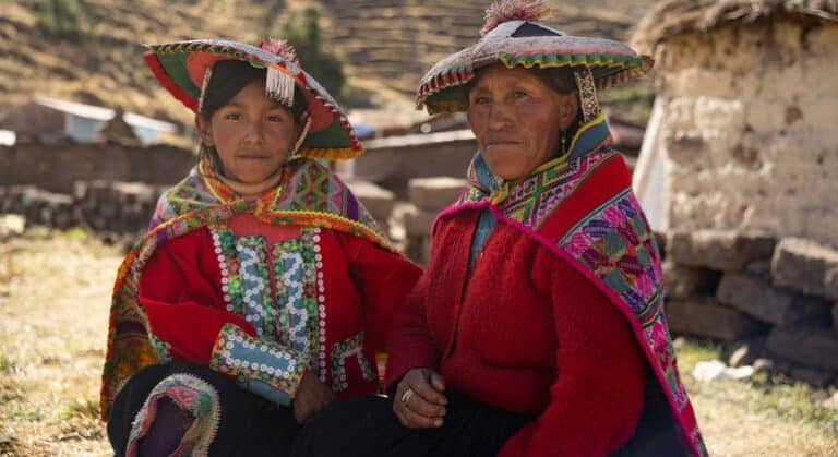 Día de los Pueblos Indígenas: La inteligencia artificial debe amplificar su sabiduría, no perpetuar su exclusión