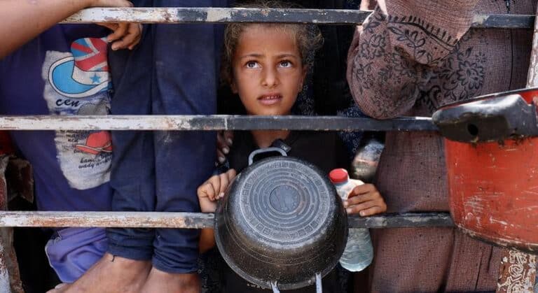 Gaza, ataque ruso en Kyiv, niños en América Latina... Las noticias del jueves