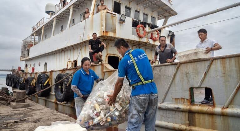 El mundo exige que se tomen medidas contra la contaminación por plásticos