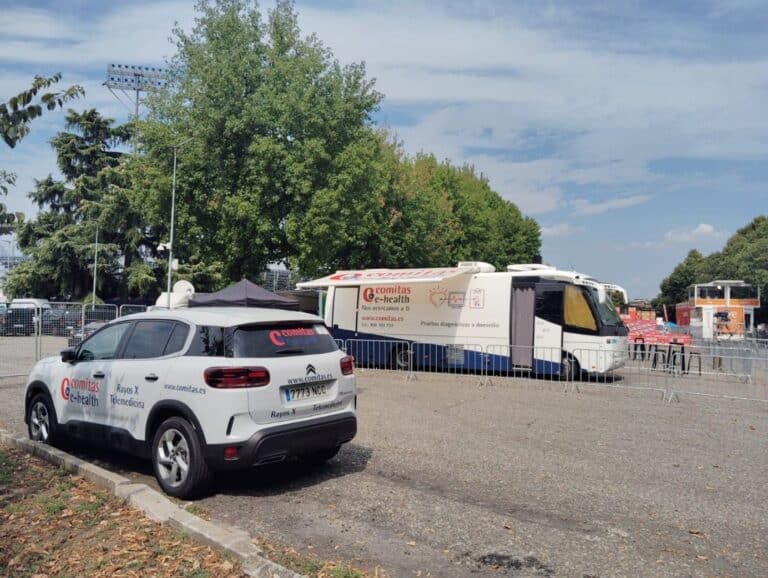 La Unidad Móvil de Telemedicina de Comitas e-Health, "un imprescindible" de La Vuelta