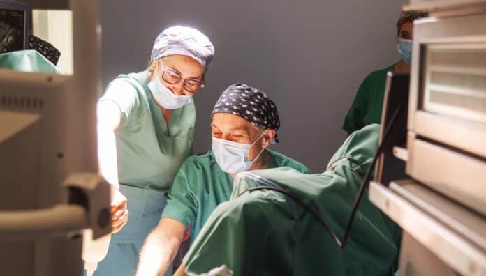 El Dr. Rudi Campo y Equipo Juana Crespo realizan una jornada de actualización en histeroscopia