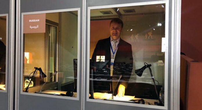 Adaptándose a la IA: La Formación de Intérpretes de la Cómo se preparan los intérpretes de la ONU en un mundo cada vez más dominado por la IA