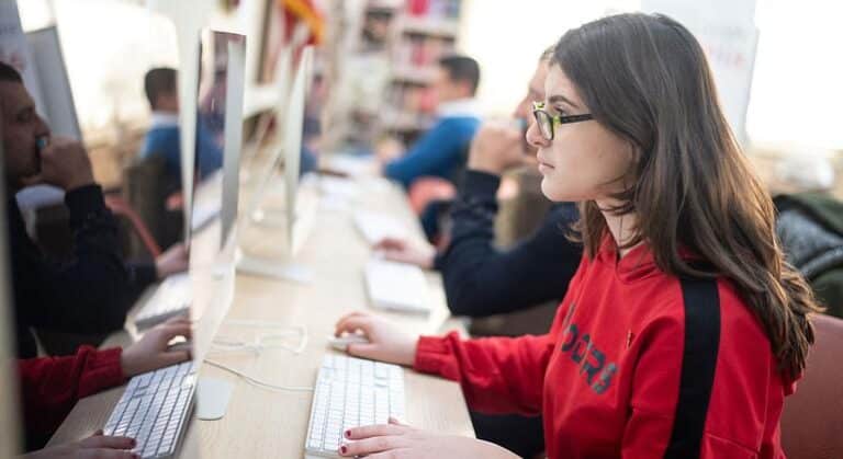 Se necesitan unos 2,7 billones de dólares para conectar a toda la humanidad en 2030