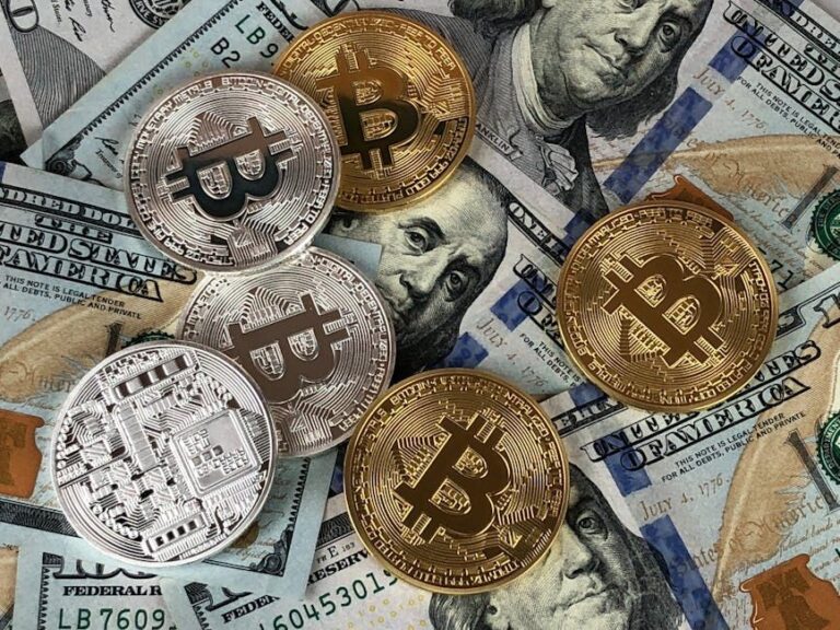 De gasto a ahorro: así sería la vuelta al cole si las familias invirtieran en Bitcoin