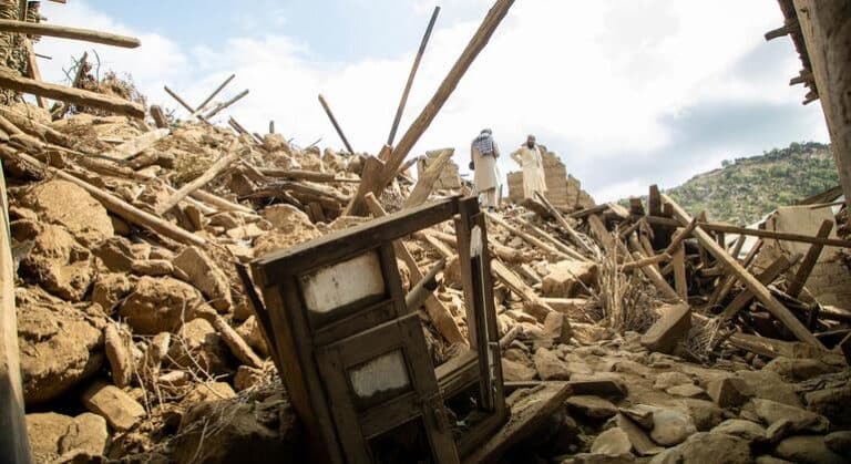 Destrucción y crisis humanitaria en Afganistán, tras el terremoto y más de 2200 muertos