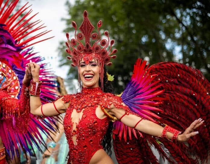 The ShowRoom Mag sella un acuerdo para llevar los Carnavales de Canarias al Carnaval de Notting Hill 
