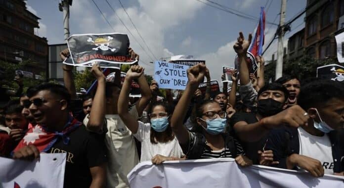 Nepal: la prohibición de redes sociales desata una represión inédita