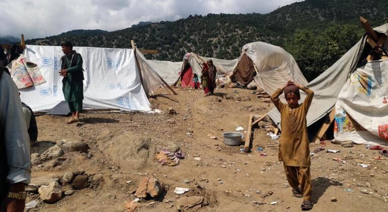 Sin fondos para ayudarlos, los afectados por el terremoto en Afganistán no sobrevivirán el invierno