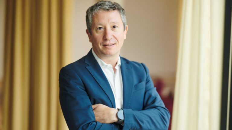 Wolters Kluwer presenta la funcionalidad de chat de documentos basada en GenAI en Legisway y Kleos