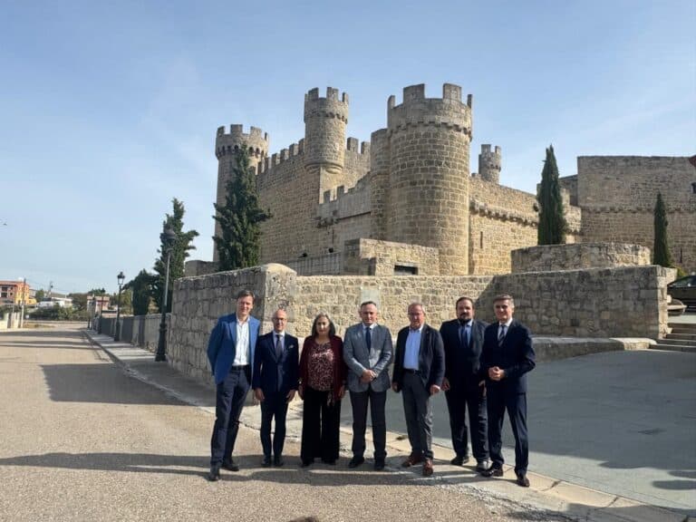 Asteo Red Neutra y ZTE conectan con fibra el histórico castillo de Olmillos de Sasamón