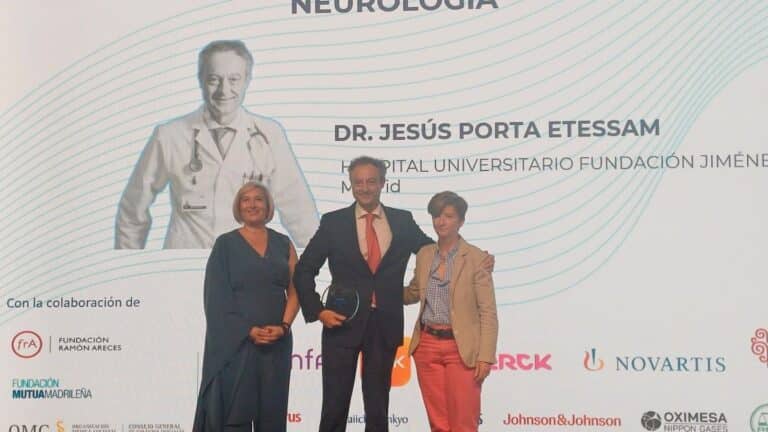El Dr. Jesús Porta, de la Fundación Jiménez Díaz, reconocido por tercer año consecutivo con el Premio Liderazgo Sanitario Clínico en Neurología