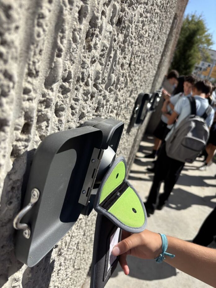 ISP Iberia apuesta por aulas libres de móviles