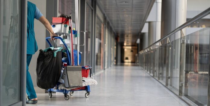 500.000 profesionales sostienen el sector de la limpieza: ‘Somos una inversión en salud'