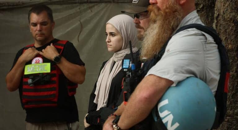 La primera mujer cirujana de Gaza: Asistimos al colapso de toda una generación, pero el compromiso de salvar vidas continúa