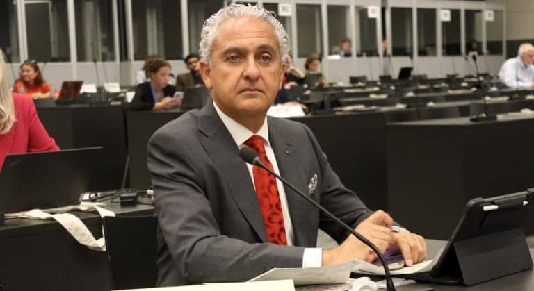 “Resistimos simplemente existiendo en nuestra tierra”: el alcalde de Ramala, habla sobre la vida bajo ocupación