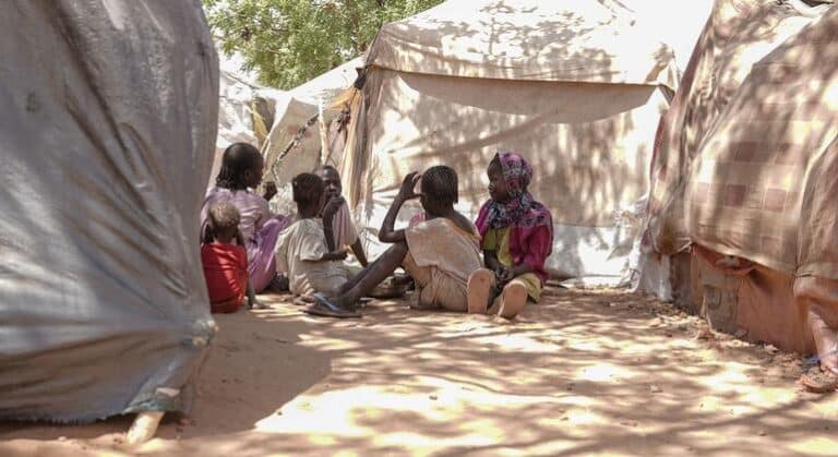 Al menos 17 niños mueren durante el ataque a un campamento de desplazados en Darfur
