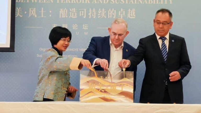 Wuliangye impulsa el diálogo entre sostenibilidad y excelencia en Tarragona