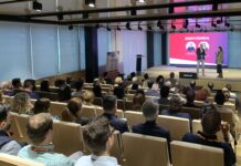 Aitana Convoca a Más de 100 Profesionales en Microsoft para Debatir sobre Inteligencia Artificial Aitana reúne en Microsoft a más de 100 profesionales para debatir sobre inteligencia artificial