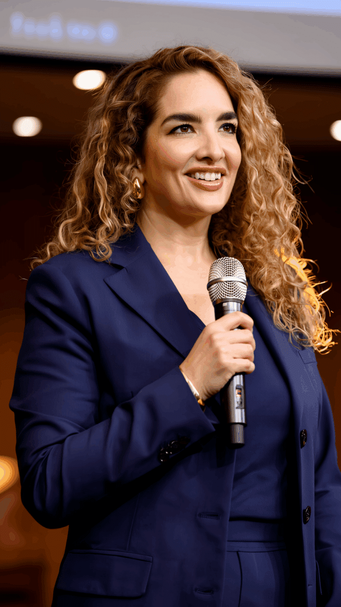 Cristina Barriga del Instituto Nacional de Micropigmentación trae a España la técnica brasileña que revolucionala estética capilar pelo a pelo