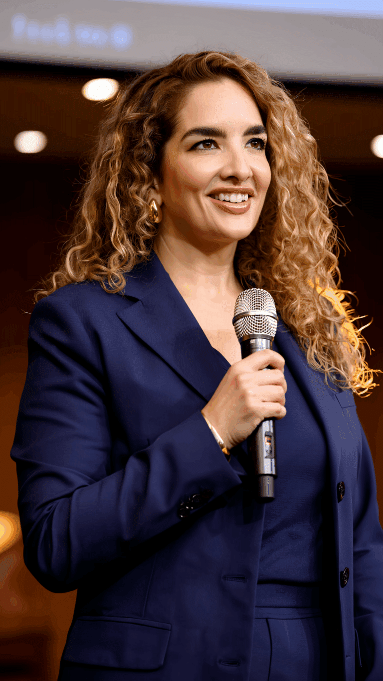 Cristina Barriga del Instituto Nacional de Micropigmentación trae a España la técnica brasileña que revolucionala estética capilar pelo a pelo