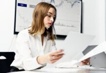 Consejos de Crediator para Elegir un Comparador de Préstamos de Forma Segura La empresa de financiación Crediator ofrece consejos para elegir un comparador de préstamos con seguridad