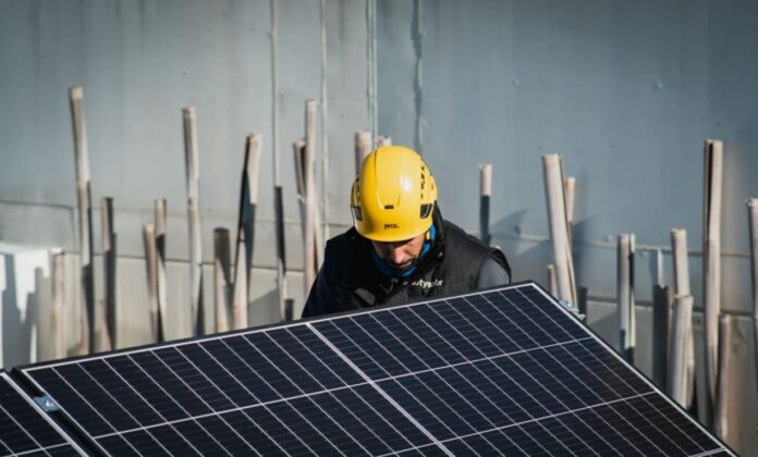 Descuentos Imperdibles en el Black Friday de SotySolar: Hasta 1.500€ El Black Friday de SotySolar, ofrece descuentos de hasta 1.500€ en la instalación