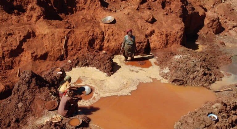El mercurio ni para los dientes, ni para los cosméticos, ni para el oro