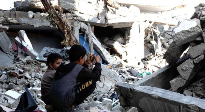 Gaza: Dos niños son asesinados por ataques israelíes cada día desde que se firmó el alto el fuego