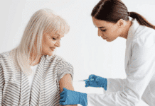 Importancia de la Inmunización para Prevenir Gripes Graves y Colapsos Sanitarios Dr. José Manuel Calderón, especialista en Medicina Preventiva de Policlínica Gipuzkoa: "Inmunizarse es clave para evitar casos graves de gripe y colapsos en el sistema sanitario"