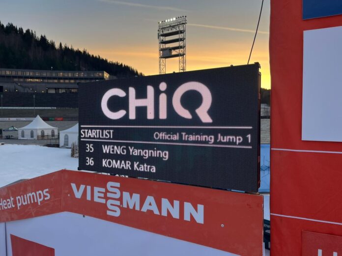 Inauguración de la Copa del Mundo de Salto de Esquí La Copa del Mundo de Salto de Esquí de la FIS se inaugura en Lillehammer con CHiQ como socio oficial