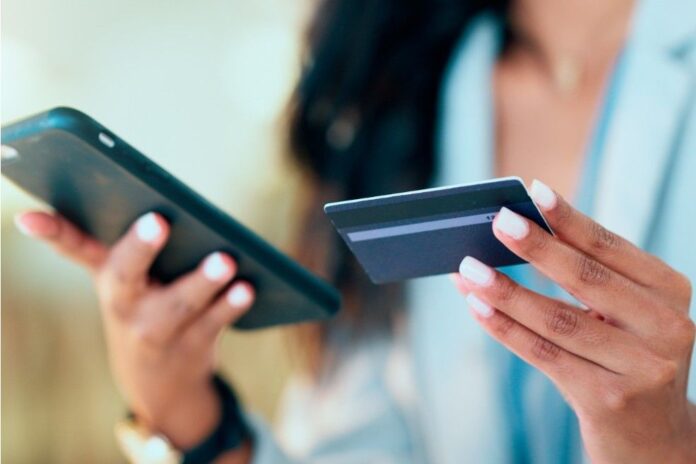 Los Españoles Priorizan la Tecnología en Black Friday: Allianz Partners Los españoles priorizan la tecnología en Black Friday y Allianz Partners recomienda proteger estas compras