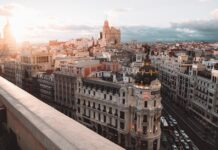 Madrid: Epicentro de la Construcción Sostenible e Innovadora con IA, BIM e Industrialización Madrid se convierte en el epicentro de la construcción sostenible y la innovación con soluciones como la IA, BIM o la industrialización