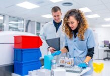 Nuevo Curso Preparatório en Técnico Superior de Laboratorio de Análisis y Control de Calidad Formación Universitaria refuerza su catálogo con el curso preparatorio de Técnico Superior en Laboratorio de Análisis y de Control de Calidad