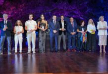Premios Azul Zero Reconocen a 10 Líderes en Sostenibilidad, Innovación y Acción Social La II edición de los Premios Azul Zero distingue a 10 líderes en sostenibilidad, innovación y acción social