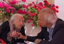Teresa Fernández, la Mujer Más Longeva de España a Sus 112 Años, Acompañada por el Doctor de la Peña Teresa Fernández, con 112 años, se convierte en la más longeva de España, arropada por el doctor de la Peña