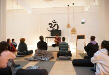 Encuentro Pionero en GO Yoga Estudio: La Unión de Ciencia, Medicina y Yoga GO Yoga Estudio consolida un encuentro pionero que une ciencia, medicina y yoga