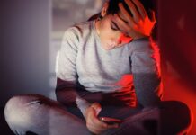 Exclusión Digital: El Silencioso Rechazo de Quedarse Fuera del Chat Grupal entre Adolescentes Quedarse fuera del chat grupal: la exclusión digital como forma silenciosa de rechazo entre adolescentes