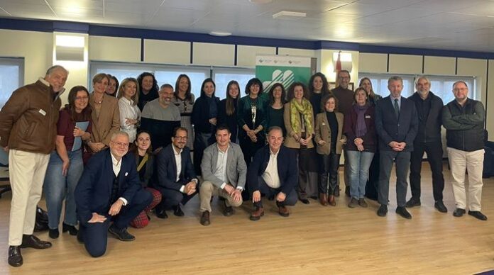 Informe Revela que Más del 80% de los Trabajadores Dedicam Primer informe del Observatorio de Bienestar Digital-Laboral: más del 80% dedica al menos el 75% de su jornada a tareas digitales